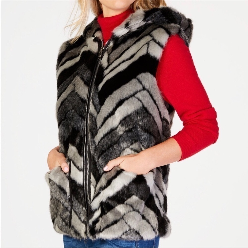 Steve Madden chevron faux fur‎ hooded vest